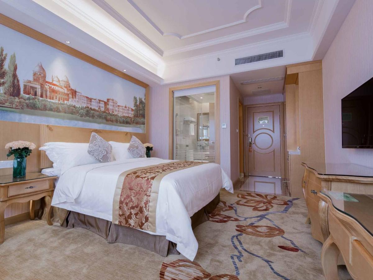 เวียนนา อินเตอร์เนชั่นแนล เสินเจิ้น เทียนอัน ดิจิทัล ซิตี้ Hotel เซินเจิ้น ภายนอก รูปภาพ