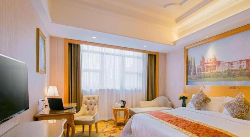 เวียนนา อินเตอร์เนชั่นแนล เสินเจิ้น เทียนอัน ดิจิทัล ซิตี้ Hotel เซินเจิ้น ภายนอก รูปภาพ