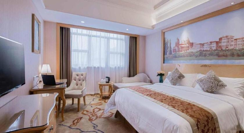 เวียนนา อินเตอร์เนชั่นแนล เสินเจิ้น เทียนอัน ดิจิทัล ซิตี้ Hotel เซินเจิ้น ภายนอก รูปภาพ